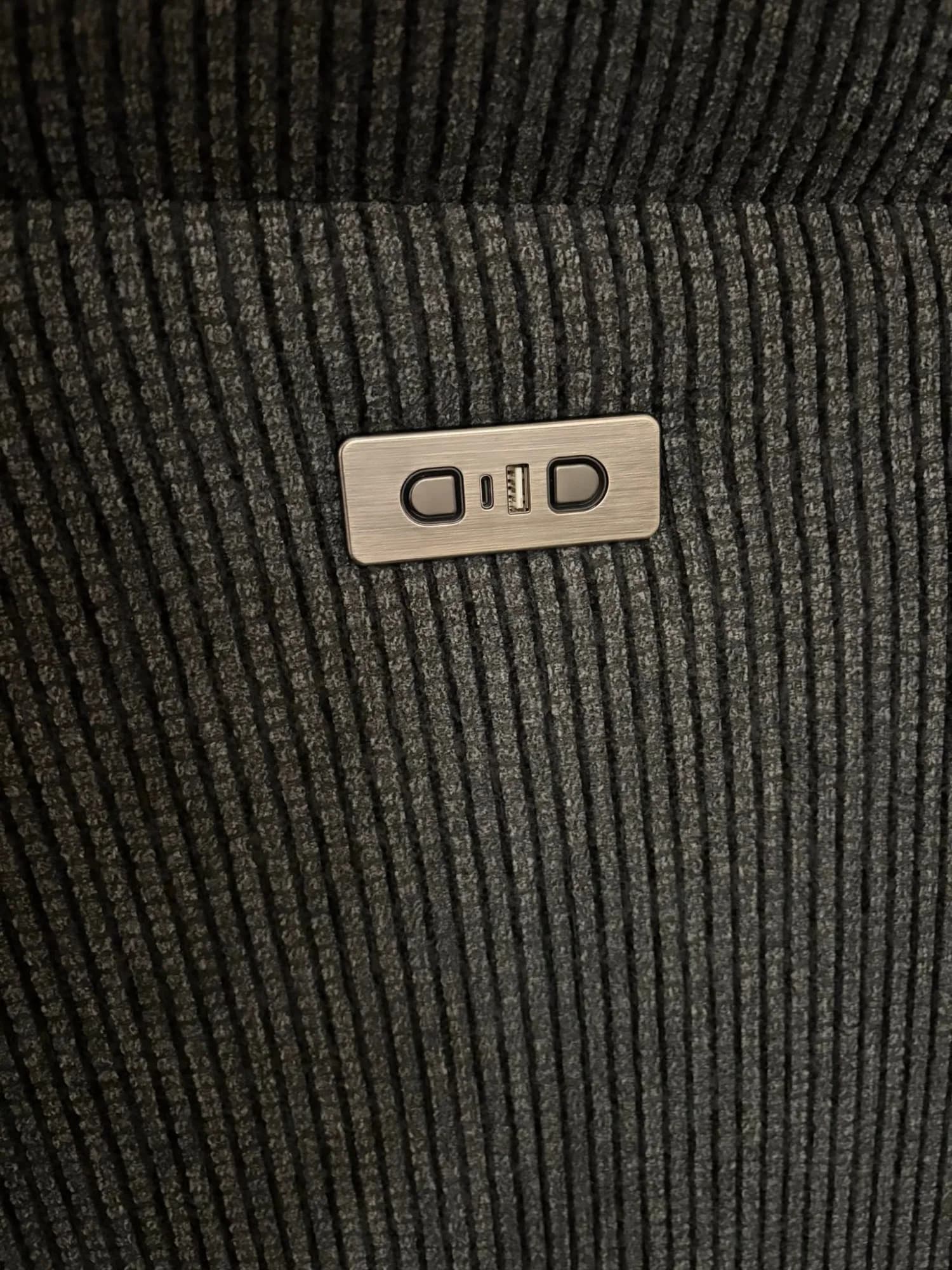 Atlanta Power-Recliner USB & C